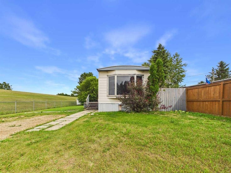 D12, 5500 Womacks   - Blackfalds MHP Mobile for Sale, 3 Bedrooms (A2335562)