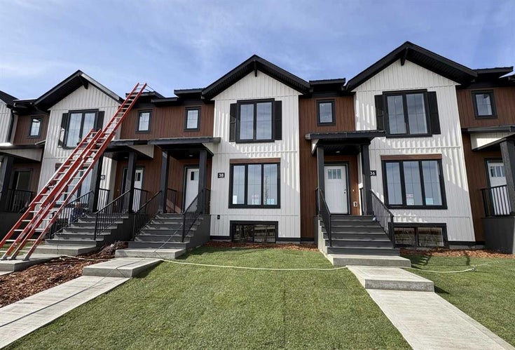 38 Station Drive  - Sixty West Row/Townhouse for Sale, 3 Bedrooms (A2341452)