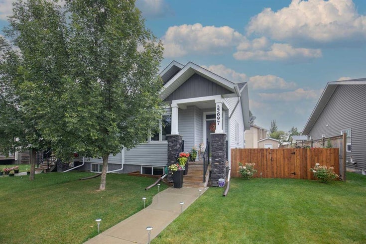 5697 45 Avenue  - Downtown Lacombe Semi Detached (Half Duplex) for Sale, 3 Bedrooms (A2342141)