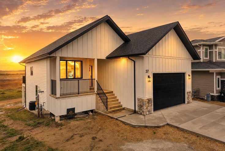 37 Maclean Close  - Mckay Ranch Detached for Sale, 5 Bedrooms (A2343248)
