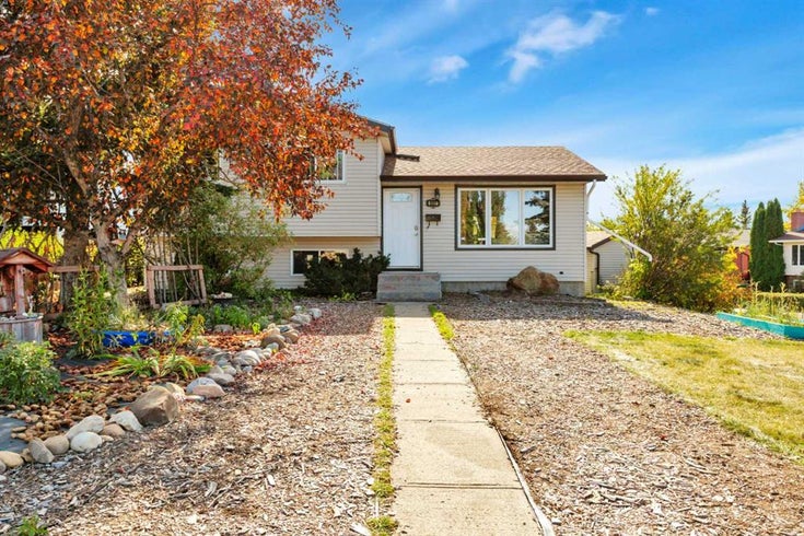 1 Mountain Place  - Lakeview Heights Detached for Sale, 3 Bedrooms (A2349673)